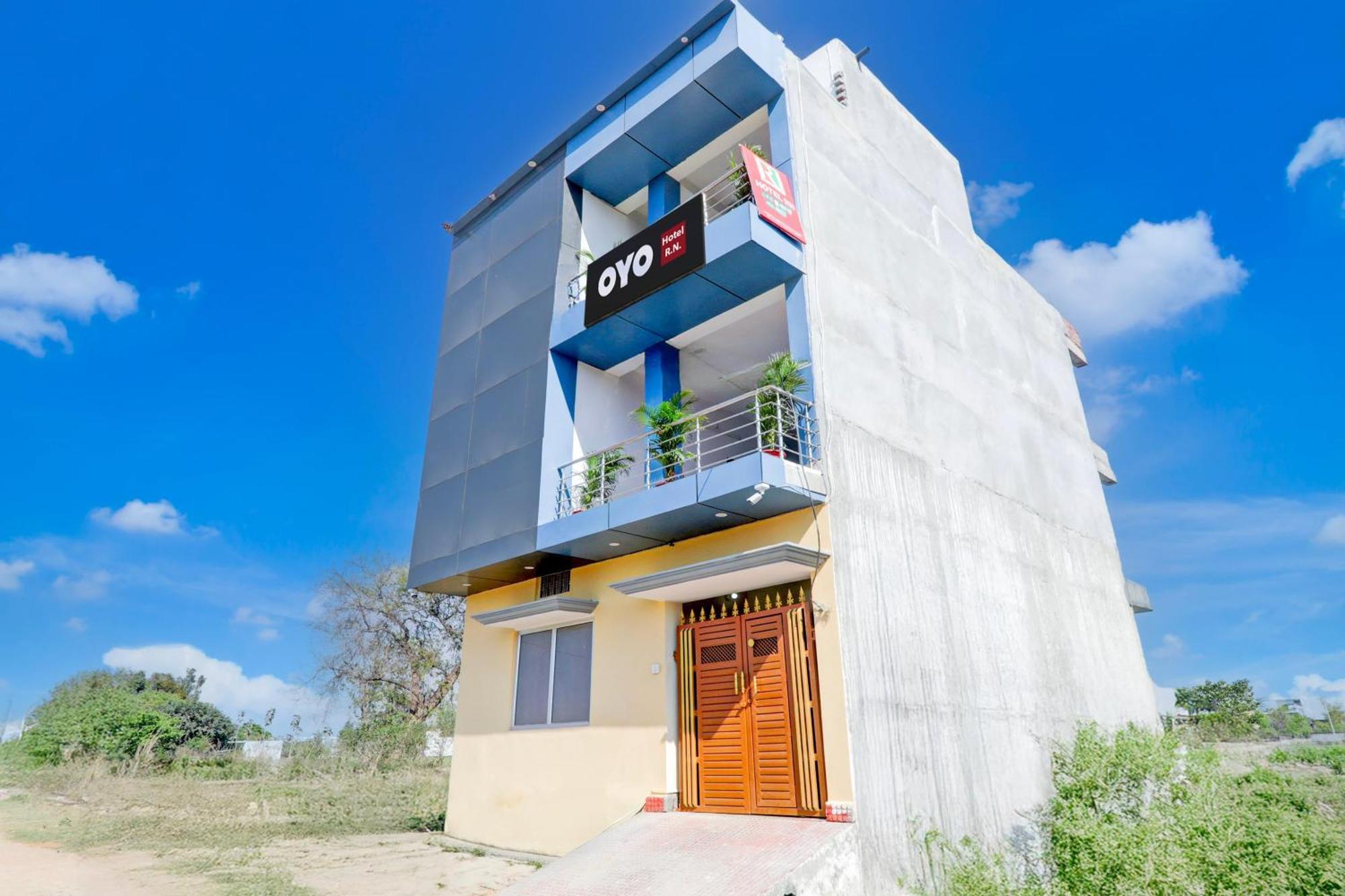 O Rn Hotel Chinhat